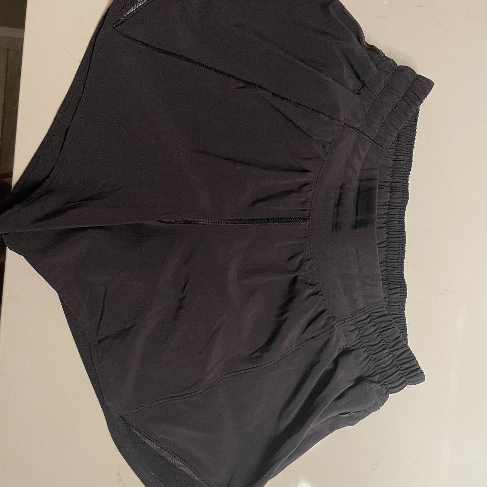 Black Lululemon Hotty Hot in 6Tall